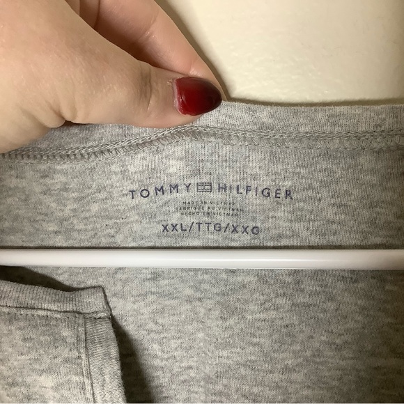 < Tommy Hilfiger Classic Grey Split Neck Tee > - Picture 4 of 6